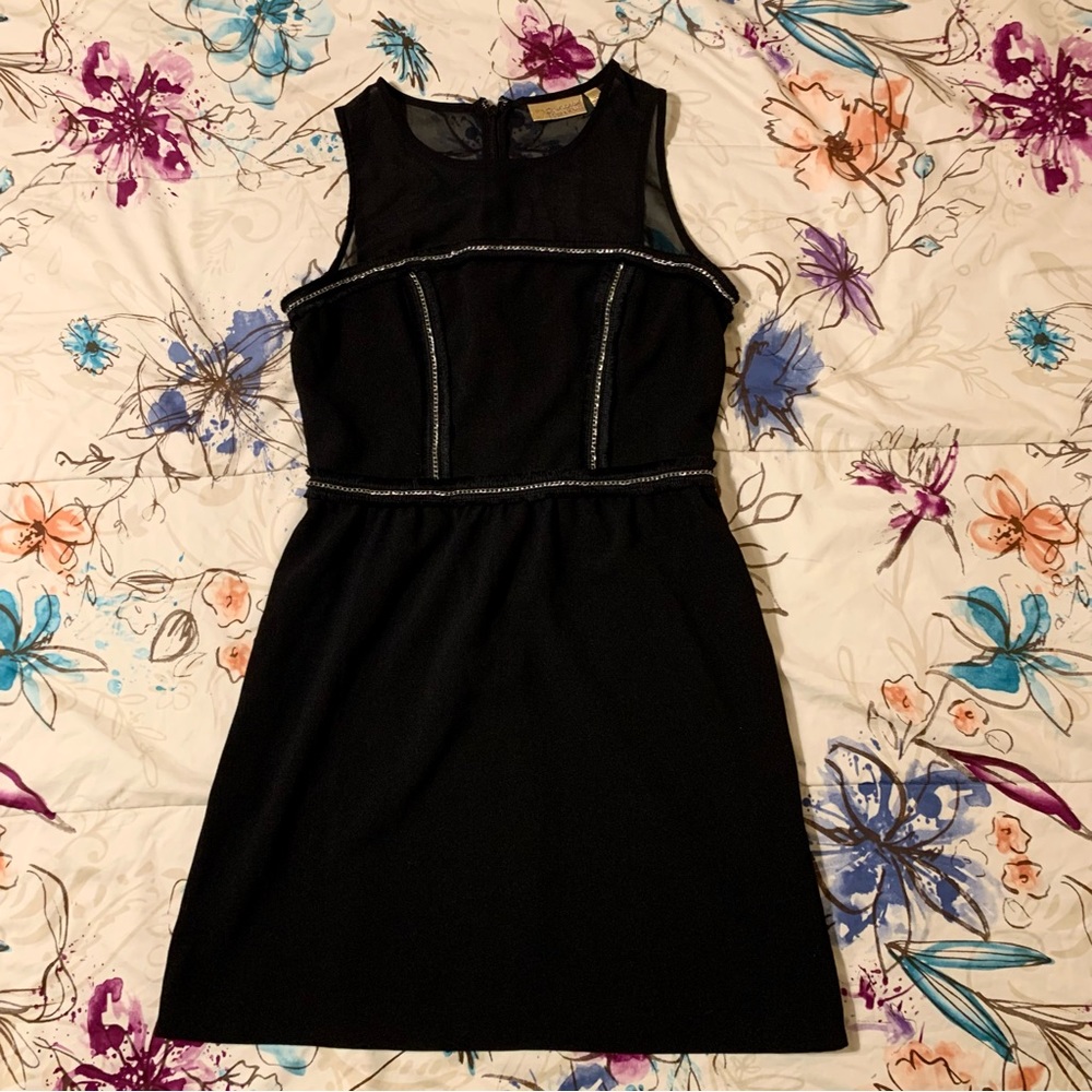 - 💜 Black Vera Wang Dress Size 5 - Edgy Black and Silver Party Dress